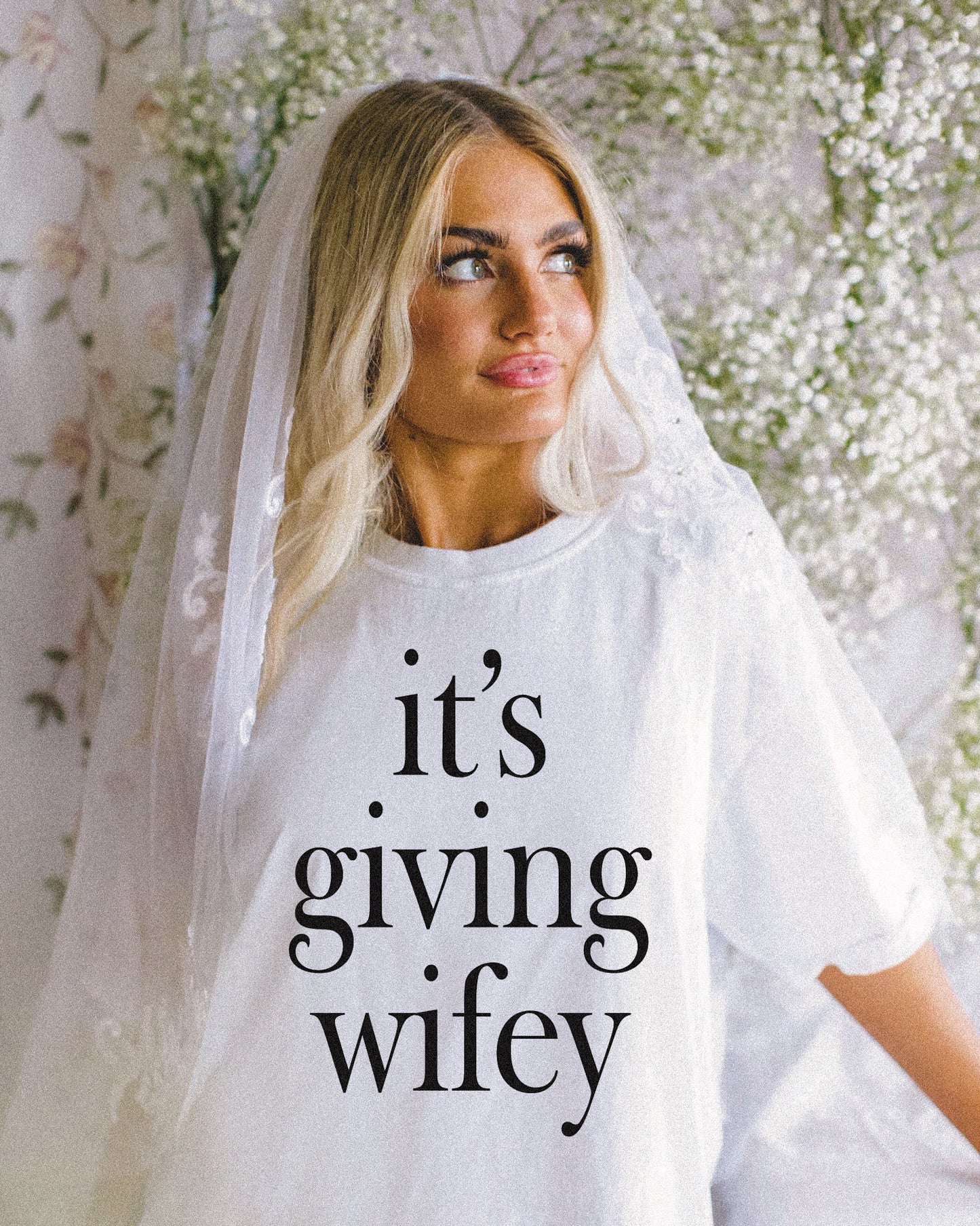 It’s Giving Wifey | Graphic Tee
