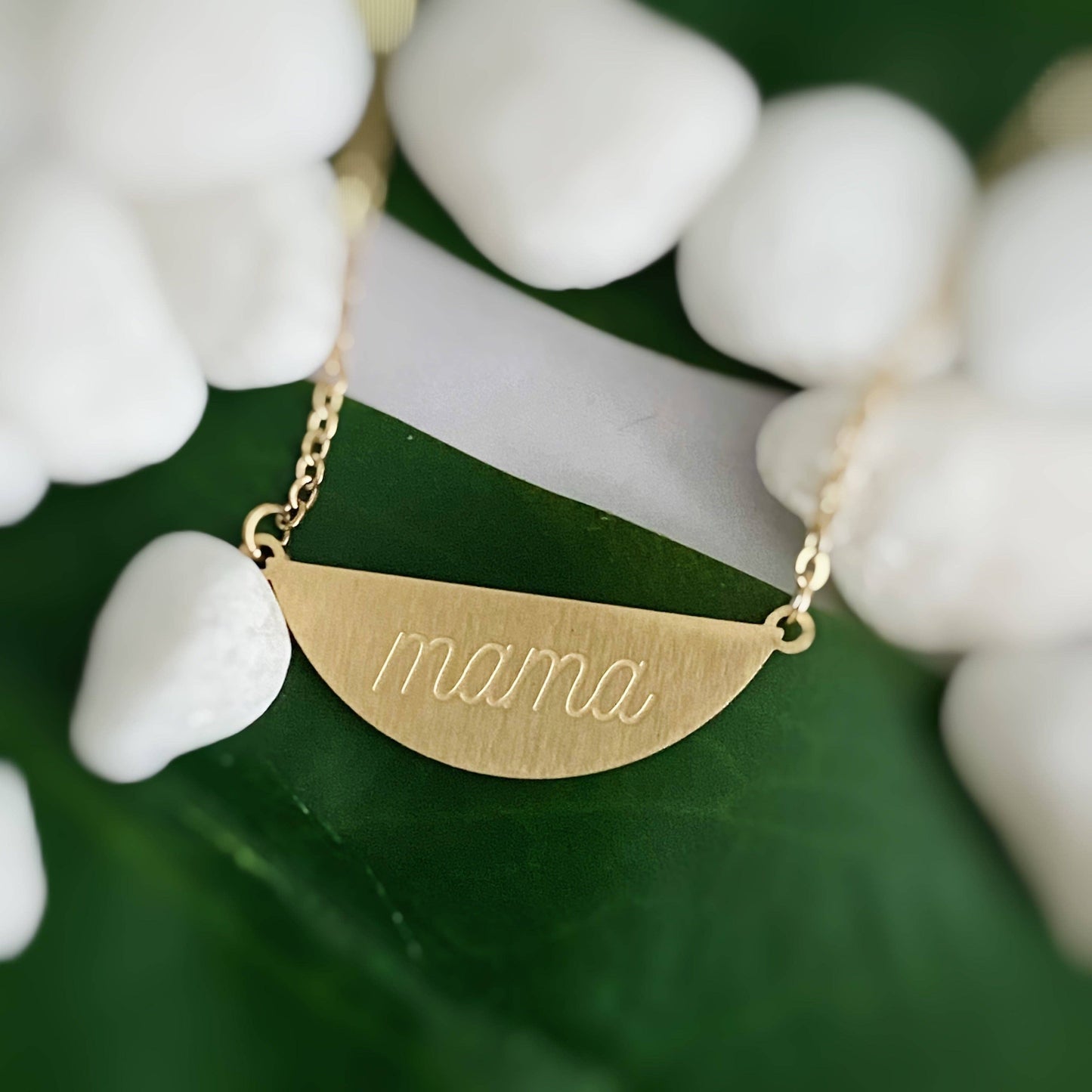Mama Arch Necklace