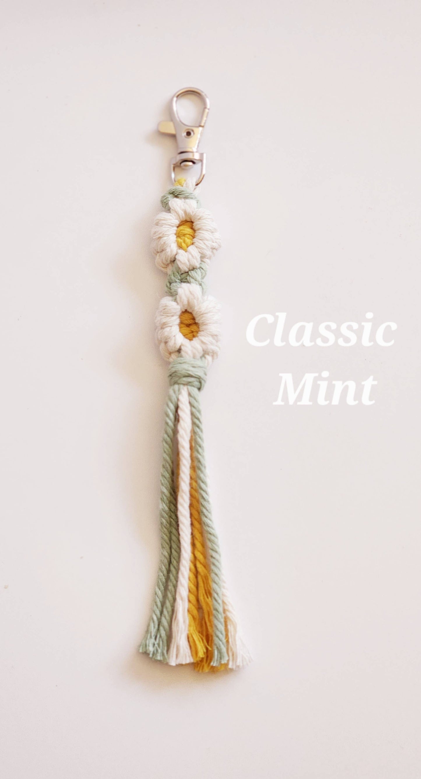 Daisy Macrame Keychain