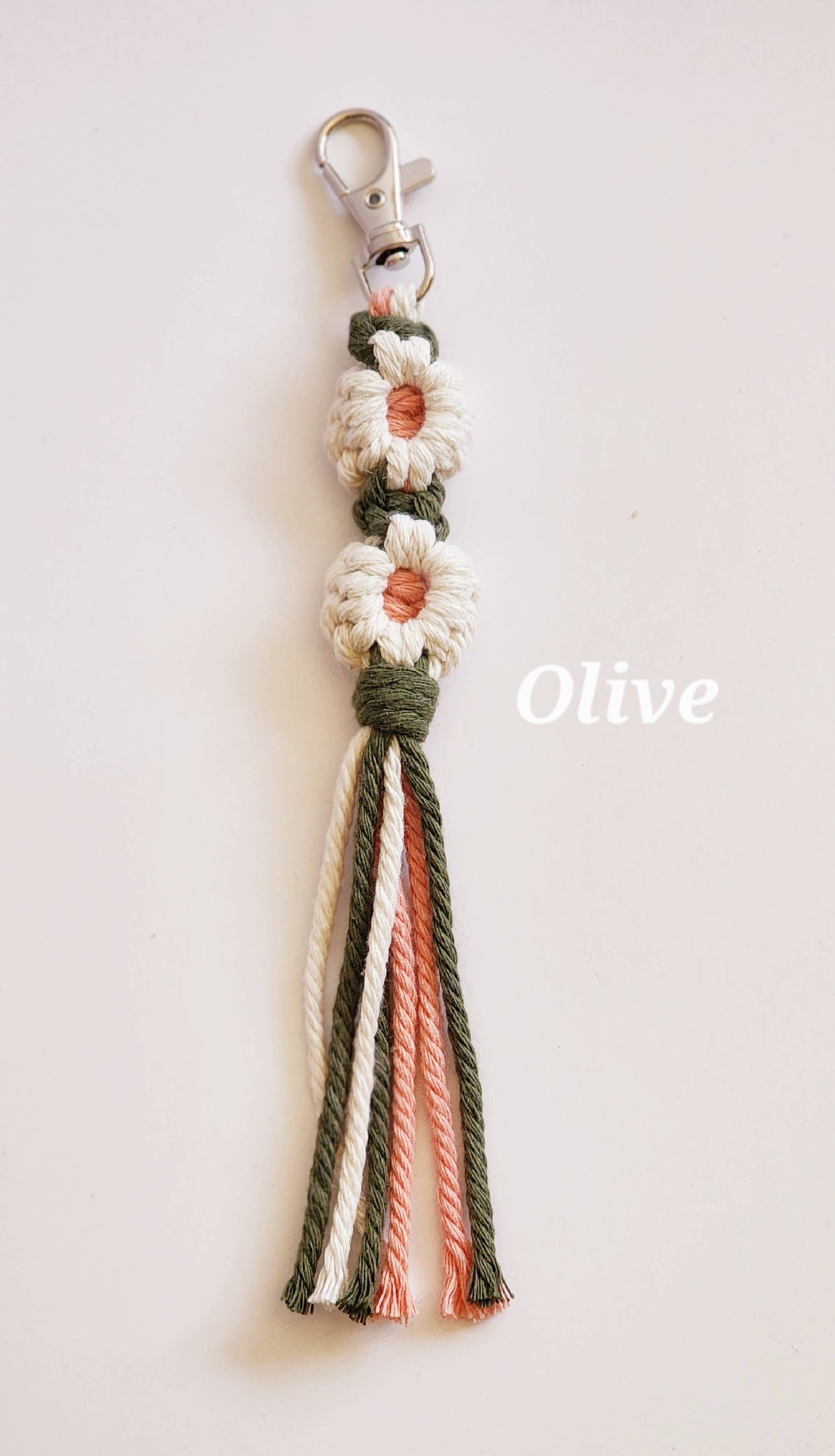 Daisy Macrame Keychain