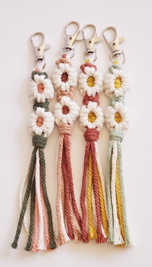 Daisy Macrame Keychain